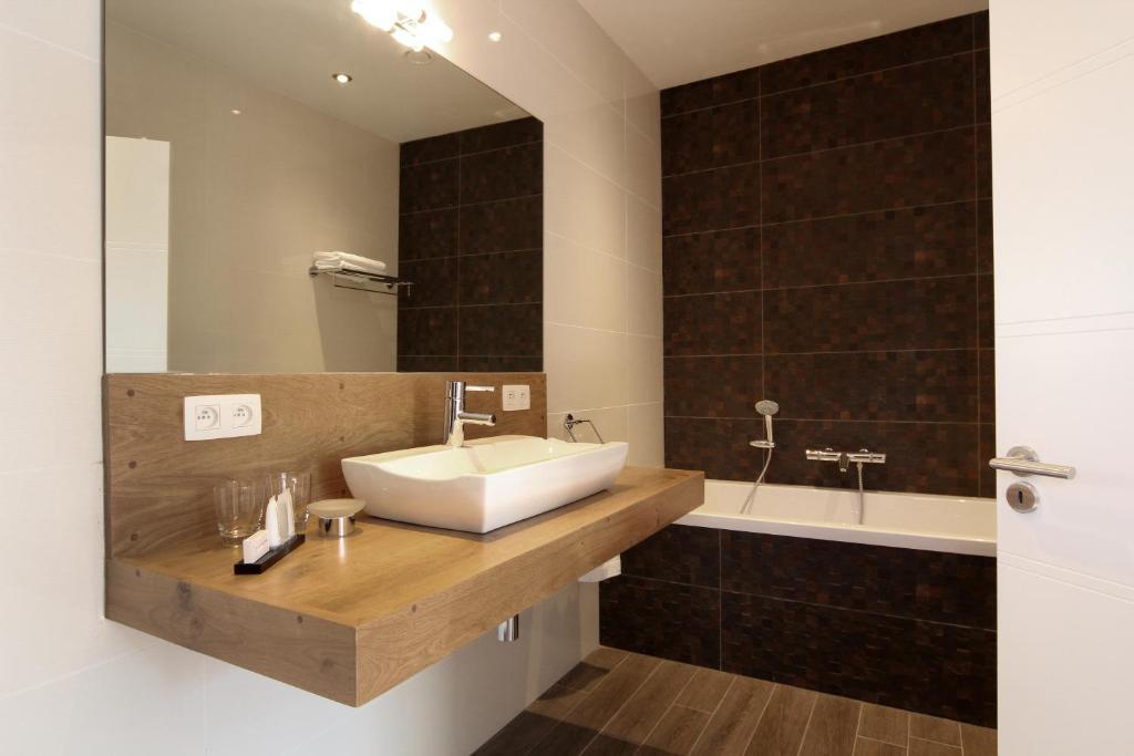 B&B 4 Seasons Riemst Rom bilde